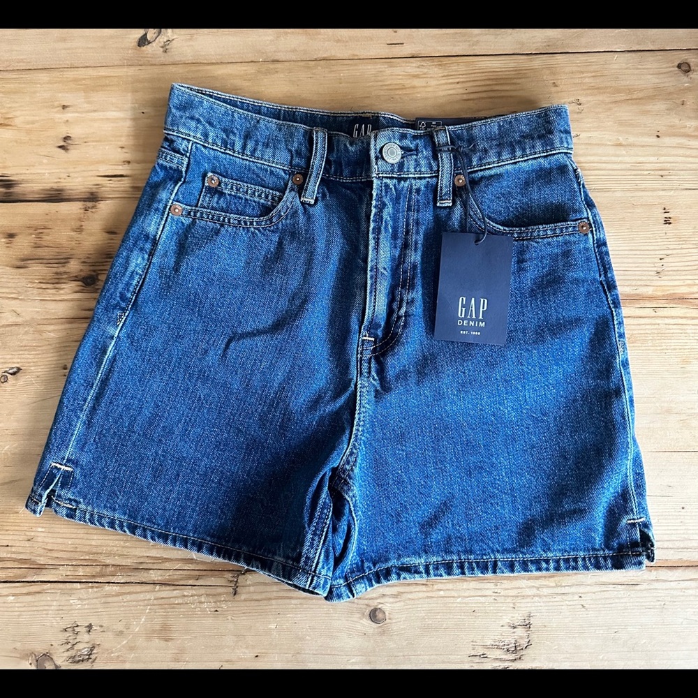 Gap “mom shorts”